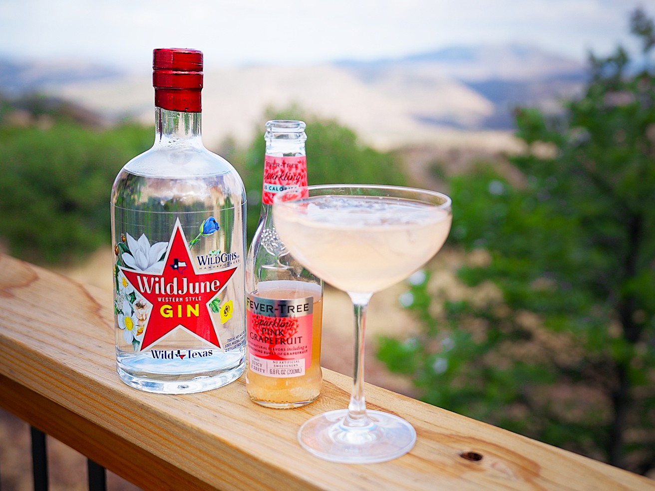 WildGins WildJune Western Style Gin and Grapefruit Cocktail